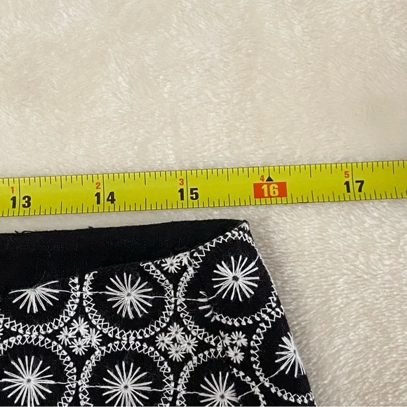 il Gilet / Black & White Embroidered Linen Blend Bermuda Shorts Size 10 - Picture 6 of 9